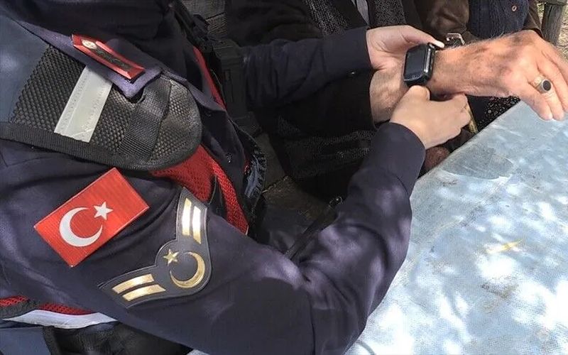 Jandarmanın akıllı saat uygulaması kaybolma vakalarında hayat kurtarıyor
